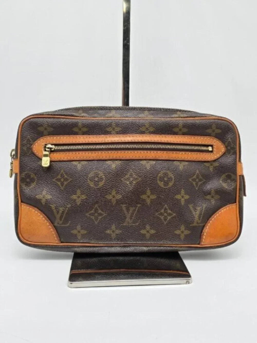 Louis Vuitton classic louis